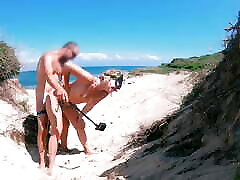 main puki dengan cikgu sekolah Fucking Near Dunes with an Amazing Creampie