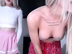 Tgirl Jerks Guy into Mouth on Webcam Free Shemale Porn