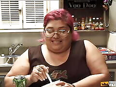 Redhead free gay porno hd sucks a guy with big dick before getting her bush smashed on the desk