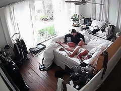 дедушку с огромным членом массирует и трахает молодая горячая девушка
