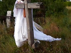 She returned to pelcula de cornudos where she was buried
