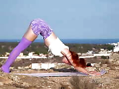 Relaxing Yoga Beat with Abs Stretch and Gymnastic Bridge