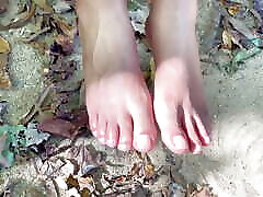 Step-mommy Shows off Her Feet While Outdoors