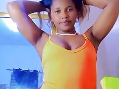Do you like twerking, look how amazing it is to dance sexy twerking