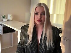 blonde russische hacke mit einem saftigen gyatt hat ihren arsch gefickt