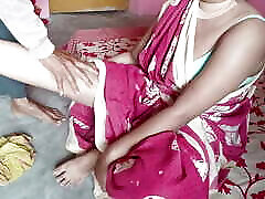 Kabita bhabhi was mopping brother-in-law was secretly watching, came and started gand chudai