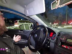 moglie si offrì di scopare nel parcheggio-swap figa di riempimento per il riempimento del serbatoio!