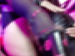 госпожа фемдом ева латекс горячая резиновая госпожа дает полизать киску рабыне в маске бдсм фетиш излом сексуальная большая задница