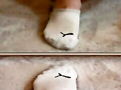Goddesslena: Footjob Guide