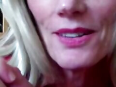 blonde frau hat eine sexy fantasie