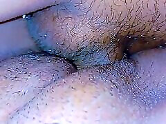 शरारती आदमी तेजी से आया था