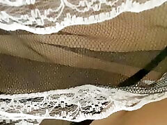 filipina spielt mit kleinem dildo an ihrer muschi