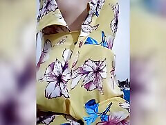 heißes 18 jahre altes schulmädchen nackt mit perfekten titten. echtes hausgemachtes video