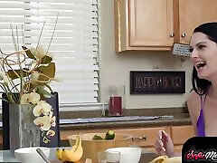 Mesmerizing MILF Sofie Marie Banged by Hung Jock