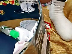 впервые пробую 6-дюймовый фаллоимитатор в своей обтягивающей вегине!!