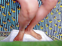 tante indienne aime la doigter tout en étant nue 2