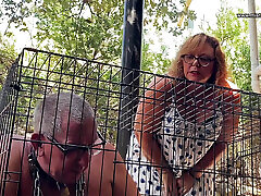 Dominatrix Mistress April - At your Service Mistress April !