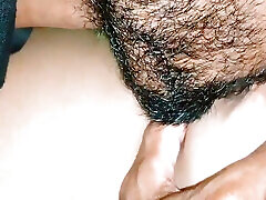 देसी लड़की गर्म clips orgiy चूसने पर बेडरूम