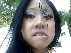 Big Asia girl sits down with her big ass on his hard pipe