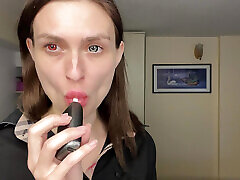 herrin raucht und spuckt - femdom domination pov