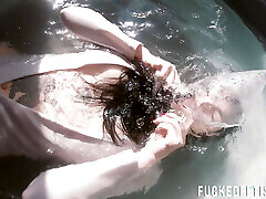4K Water Bagging Sexy Latin Goddess Swimsuit Topples