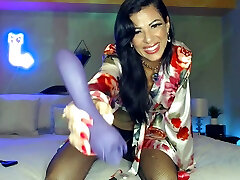 Fantastic Audriana gives burgs booty break from reality