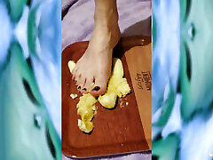 feticismo del piede - slow motion banana schiacciare