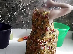 свояченица ко мне в ванную нахате декх чод дия