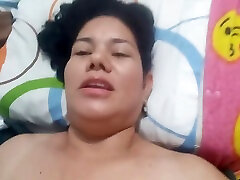 你可以告诉他喜欢它的屁股