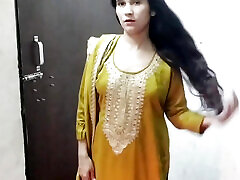 Big step sister nangi soyi thi tabhi jakar pel diya