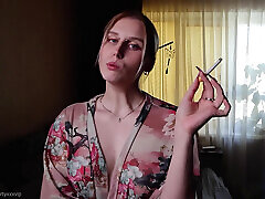 смотри мне в глаза, пока я курю