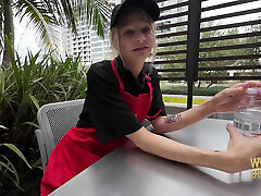 mcdonalds mädchen tiefer brutaler fick gegen den größten schwanz der welt