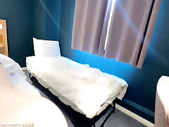 heiße rebeu gay suce avale tussi wird im hotelzimmer roh gefickt, bareback-hardcore-fick, kein schutz, kein kondom-sex, sperma in ihre muschi
