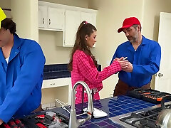 эли джонс учится у своего отчима