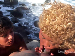 Hot ebony girls fucks on beach