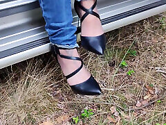Outdoor poornoo shuud uzex Footjob and Heels