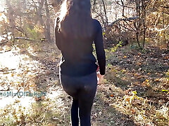 18 Old Year Brunette Gives a Blowjob and Swallows Cum in Park