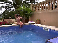 Two Beautiful and Curvy MILF&039;s Having Some Lesbian Fun