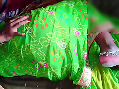 grüner saree wali desi bhabhi ne bhaiya ka kala lund apne chut mich von ke maza liya.dehati dorf ehemann ehefrau ki romantischer sex