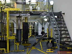 Quick Fuck in the Gym While cul9na tube Stepsister Watches
