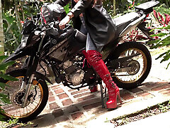 I meet with a girl... Wow! She&039;s an amazing biker with a big ass! - Kataleya Gil & Tibasins