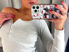 sexy kostümprobe mit blondem zierlichem britischem teen