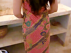 My friend&039;s mother is sexy with her batik kemben