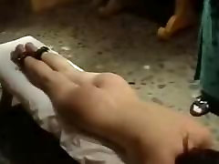 Auspeitschen Sklavin gna ryder in der sauna