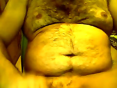 Bello muscoloso ragazza masturbandosi