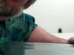 Dicker Mann Macht Ein Durcheinander Und Reinigt