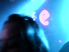 Dirty-minded amateur-gal nicht Verstand saugen und reiben Sie den fremden Schwanz