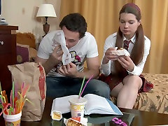 Фаст-фуд mom enjoys cum до безумного секса удовольствие