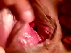 fingering older fatboy la tunnel-view into her the inside
