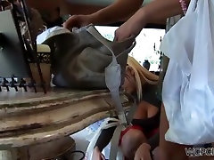 Белобрысая Девка